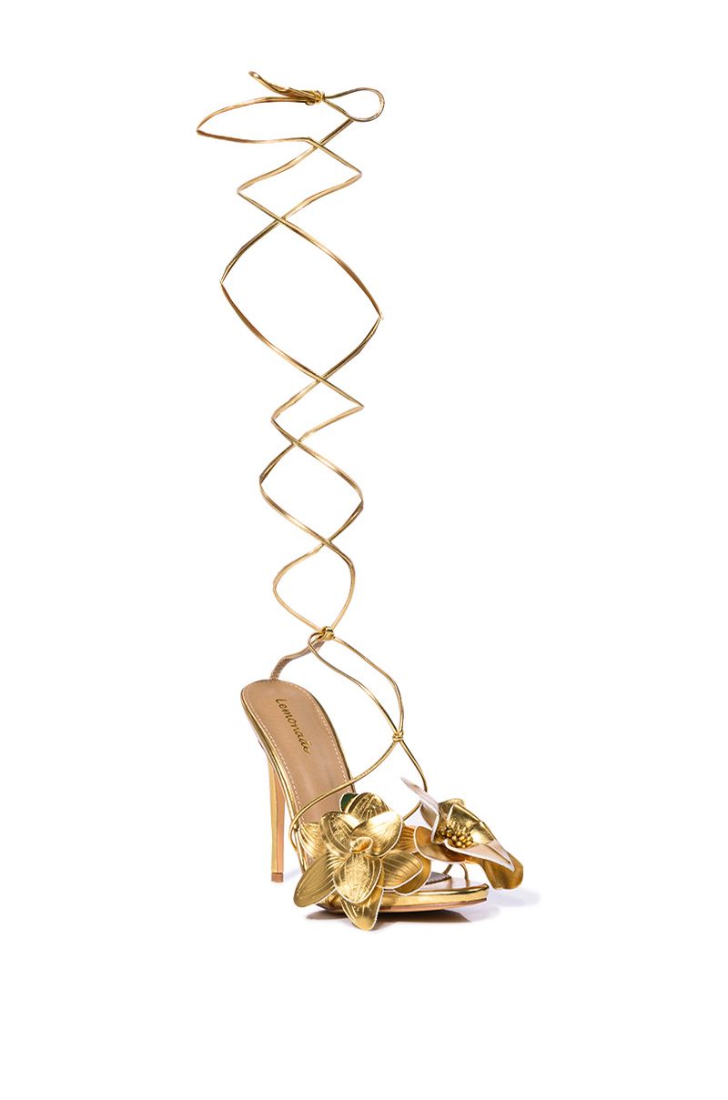 BLOOMING GOLD FLOWER SANDAL IN GOLD
