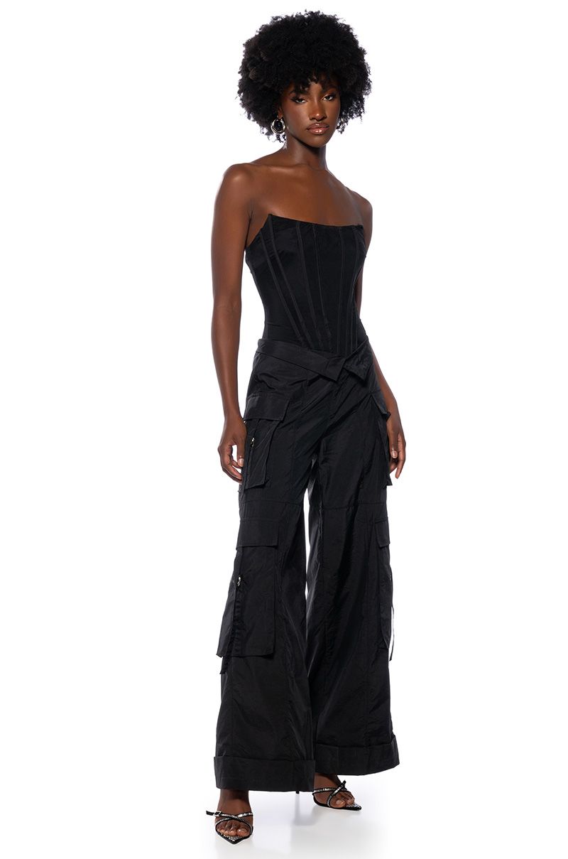 https://www.shopakira.com/media/catalog/product/cache/2fe4d03ca6777fca30f422575217cd53/r/i/riley-corset-cargo-jumpsuit_black_1_1.jpg