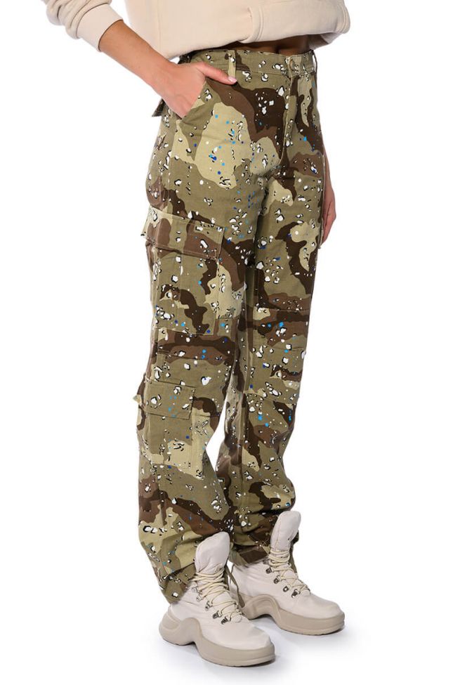 REPRESENT PAINTED WIDE CAMO CARGO PANTS IN BROWN