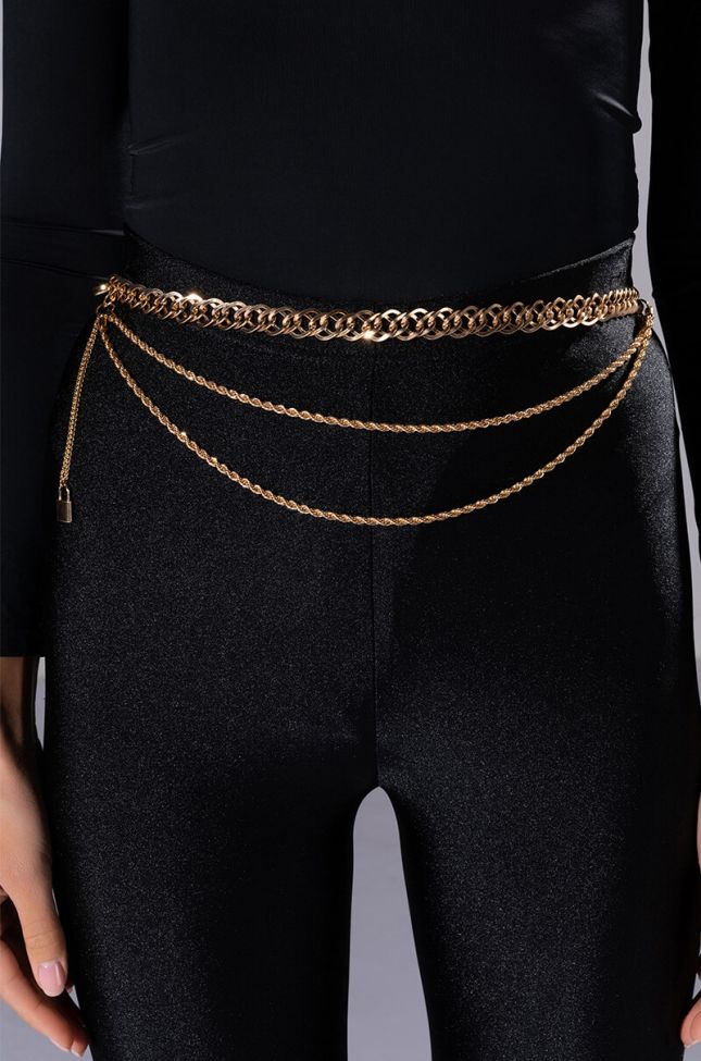 A LITTLE SOMETHING EXTRA LAYERED CHAIN BELT