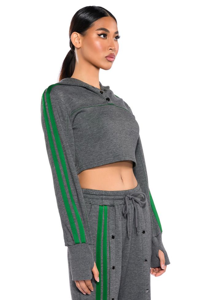 ACQUAINTED CROPPED HOODIE