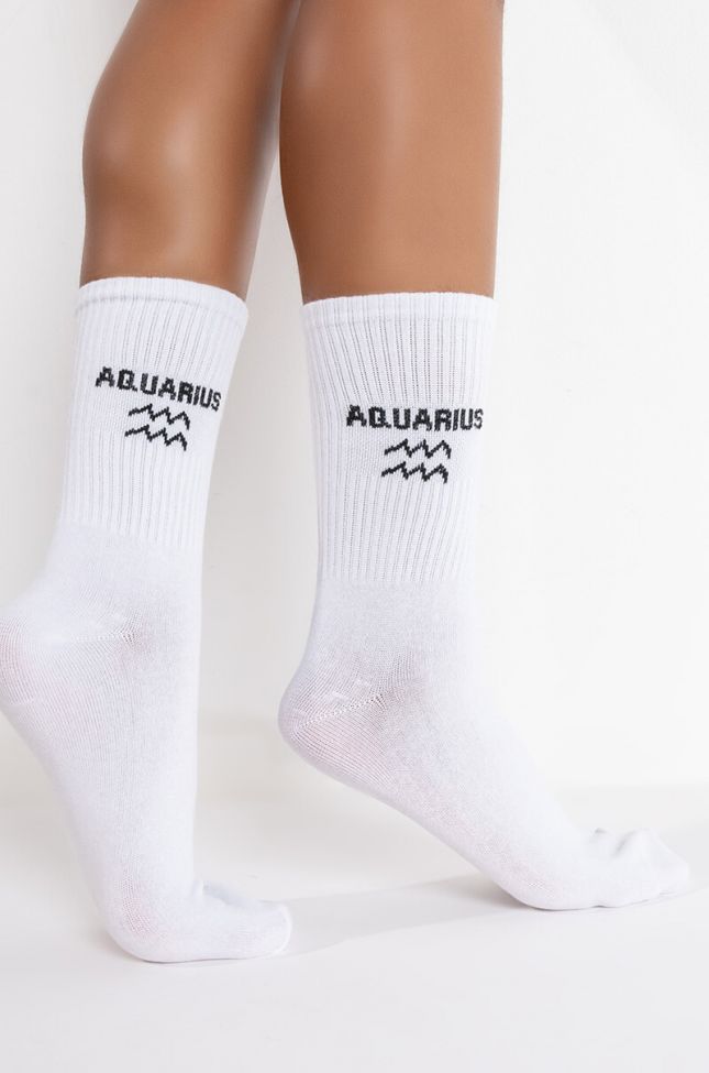 Front View Aquarius Socks