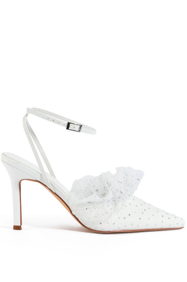 AZALEA WANG A ROMANTIC EVENING EMBELLISHED TULLE PUMP IN WHITE