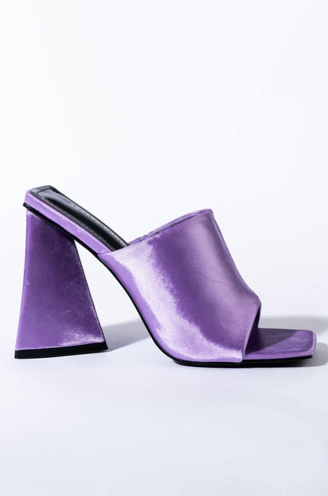 Back View Azalea Wang Caught In A Dream Chunky Sandal In Purple
