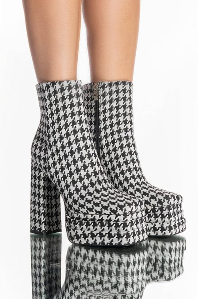 Front View Azalea Wang Cayenne Houndstooth Chunky Bootie In Black White
