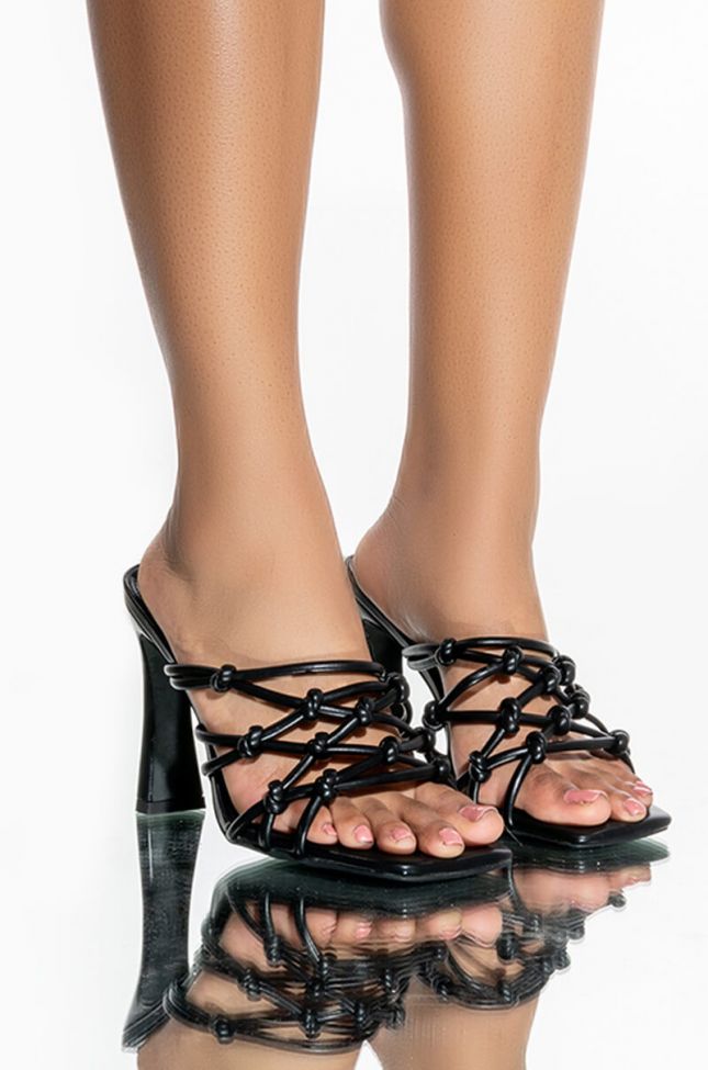 Front View Azalea Wang Cold Heart Chunky Sandal In Black