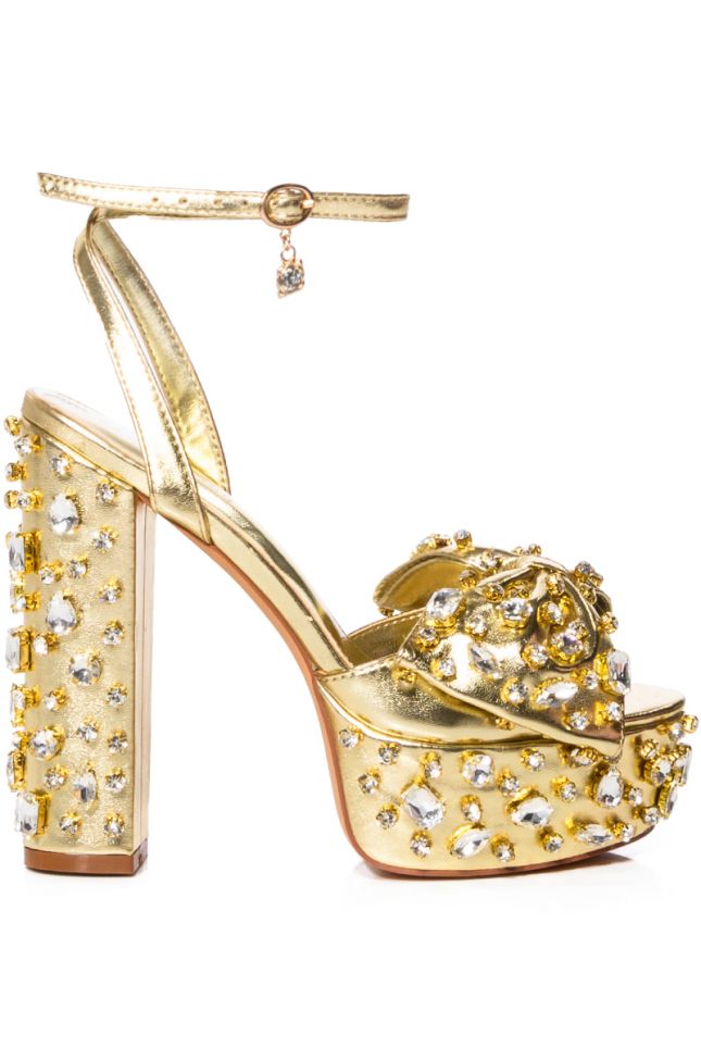 Extra View Azalea Wang Do Not Disturb Embellished Bow Chunky Sandal In Gold