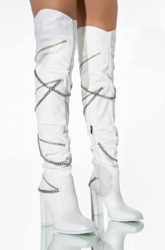 Front View Azalea Wang Dont Stop Chunky Boot In White