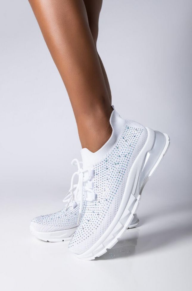 Front View Azalea Wang Dont Stop Now Flatform Sneaker In White in White