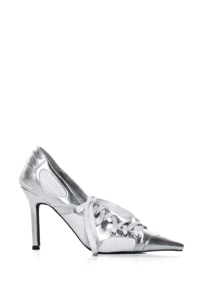 Extra View Azalea Wang First String Sporty Pump In Silver