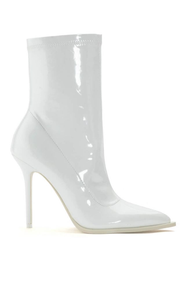Side View Azalea Wang Isabella Patent Bootie In White