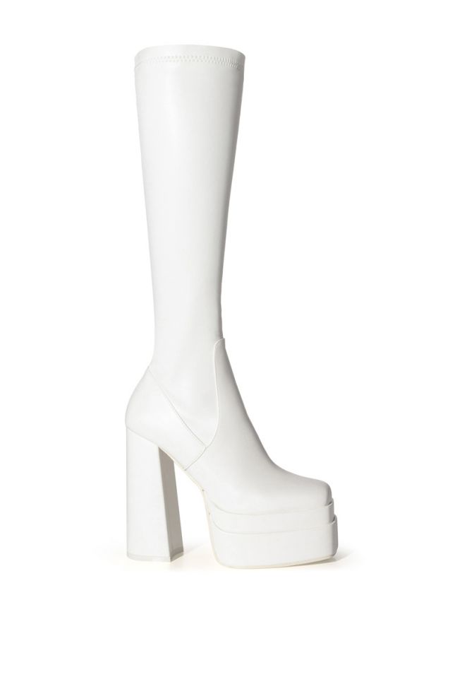 Side View Azalea Wang Maxine Chunky Platform Boot With 4 Way Stretch In White