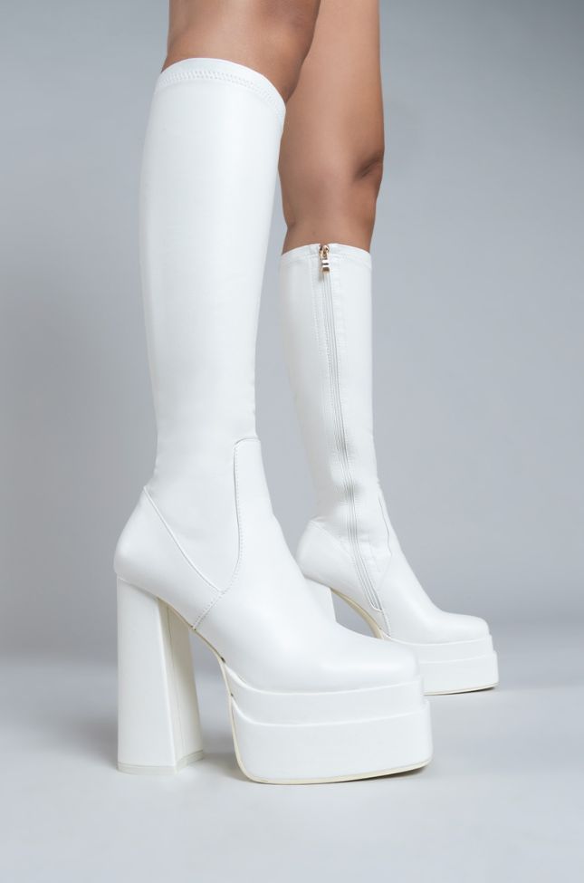 Extra View Azalea Wang Maxine Chunky Platform Boot With 4 Way Stretch In White
