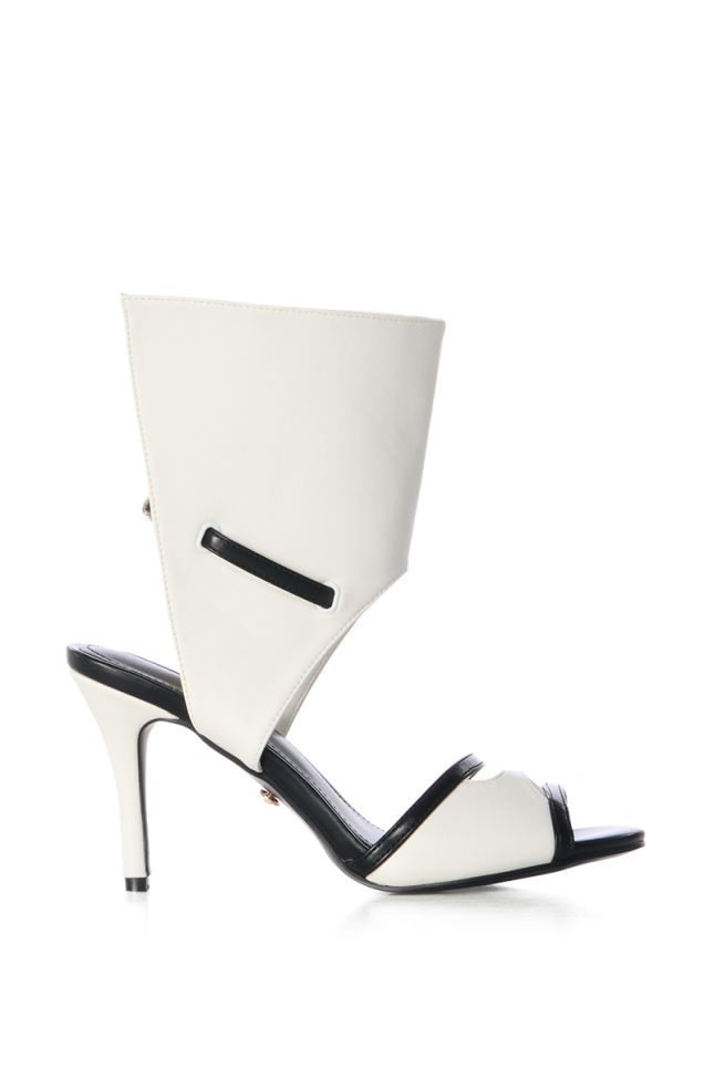 Extra View Azalea Wang Ninnette White Futuristic Sandal