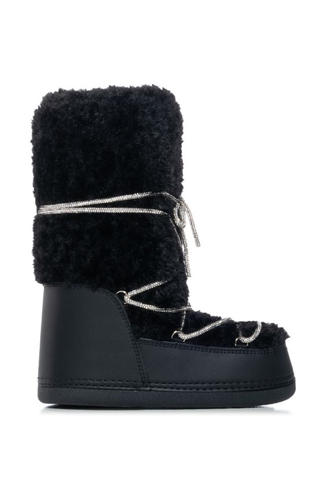 Side View Azalea Wang Olwen Black Fuzzy Moon Boot With Sparkle Laces