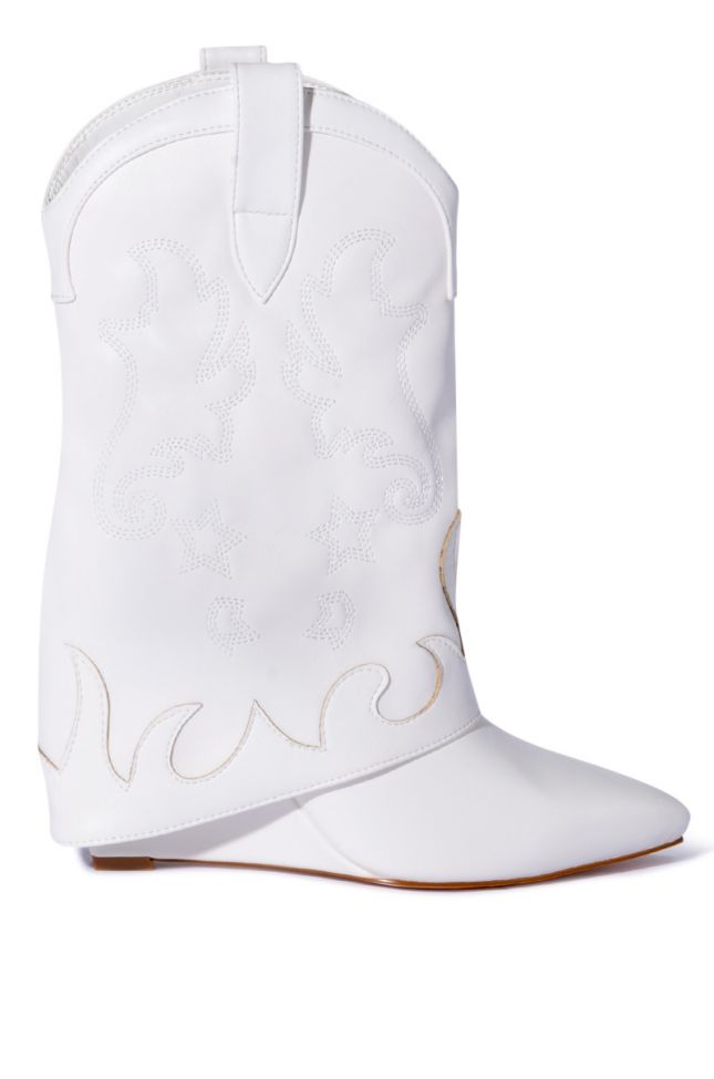 Side View Azalea Wang Party In The Usa Fold Over Western Boot In White