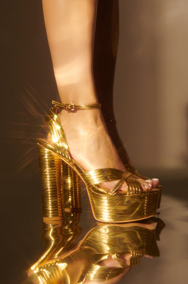 Extra View Azalea Wang Stack It Up Strappy Sexy Chunky Sandal In Gold