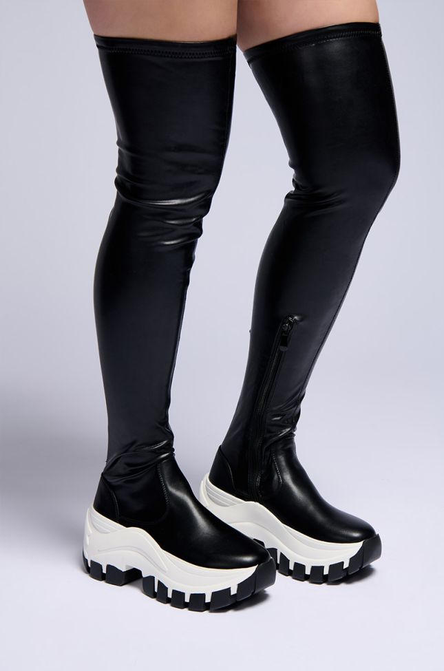 Front View Azalea Wang Waylen Flatform Sneaker Boot With 4 Way Stretch In Black
