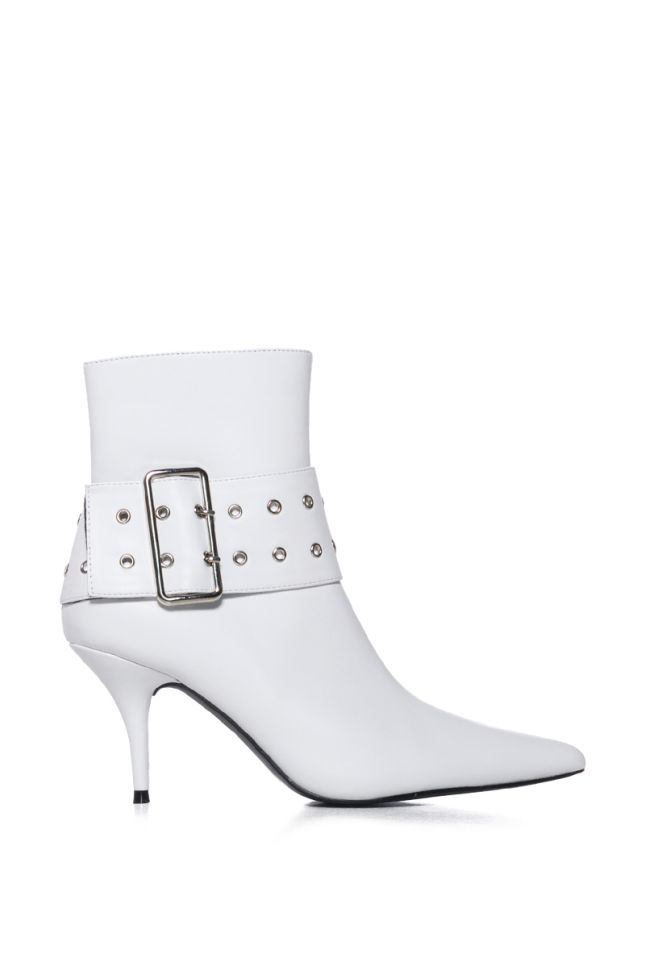 Extra View Azalea Wang What A Feeling Buckle Bootie In White