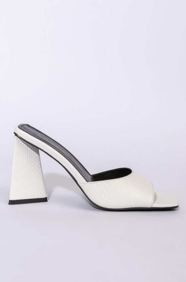 Front View Azalea Wang Work For It Chunky Sandal In White