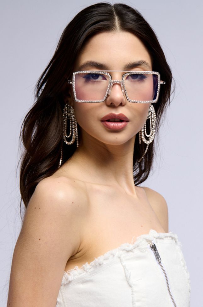 Front View Beauty And Brains Glasses