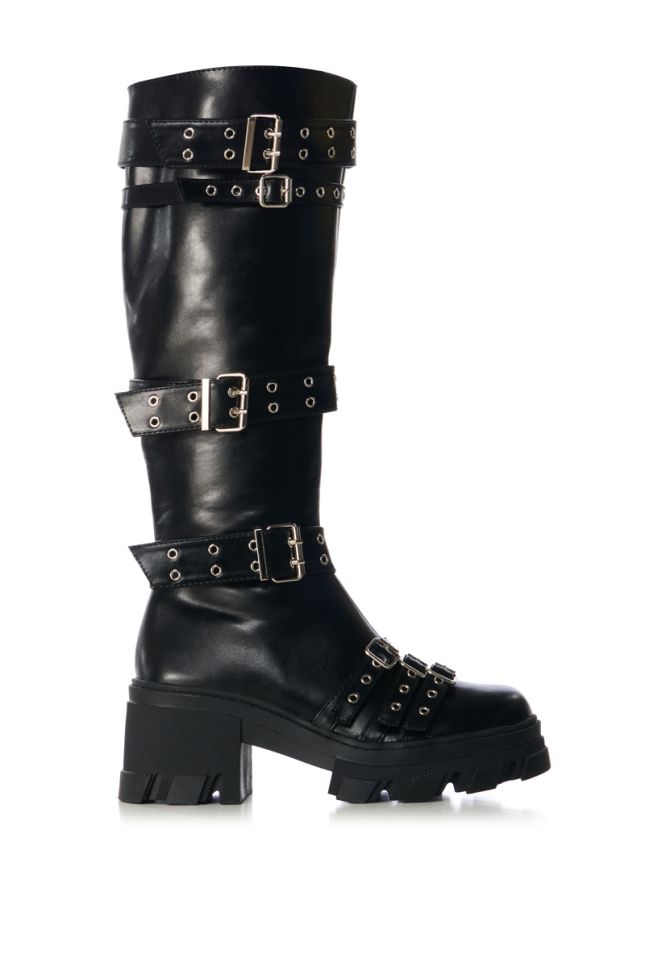 Side View Blade Black Buckle Detail Boot