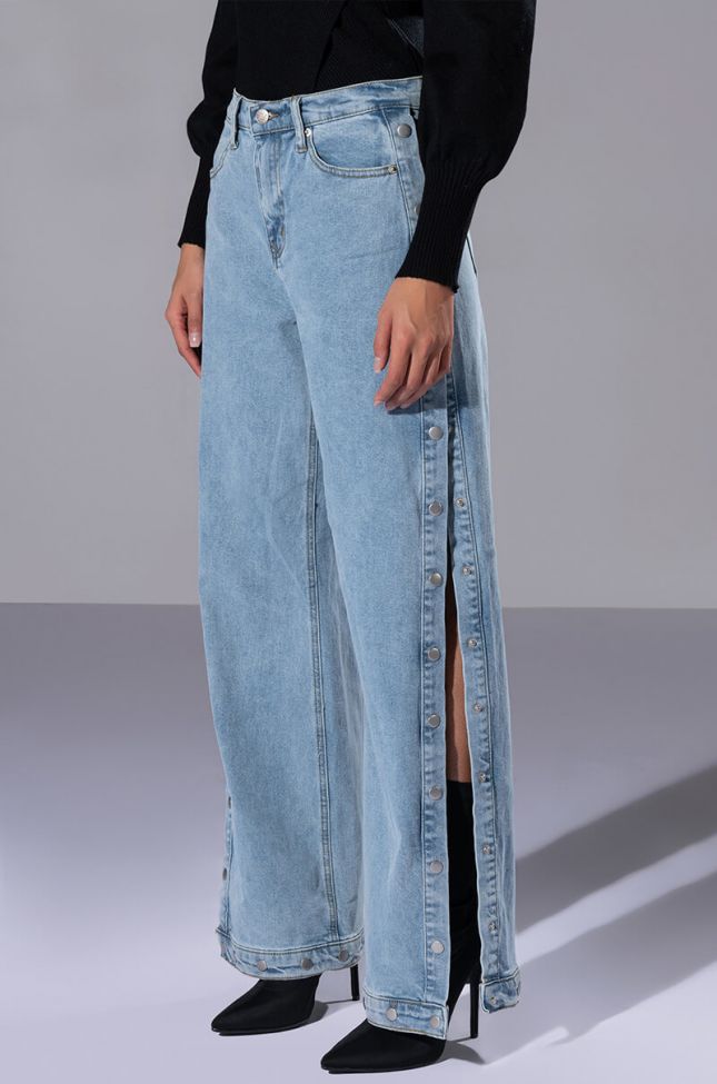 BLESSED MESS SIDE SNAP HIGH RISE JEANS