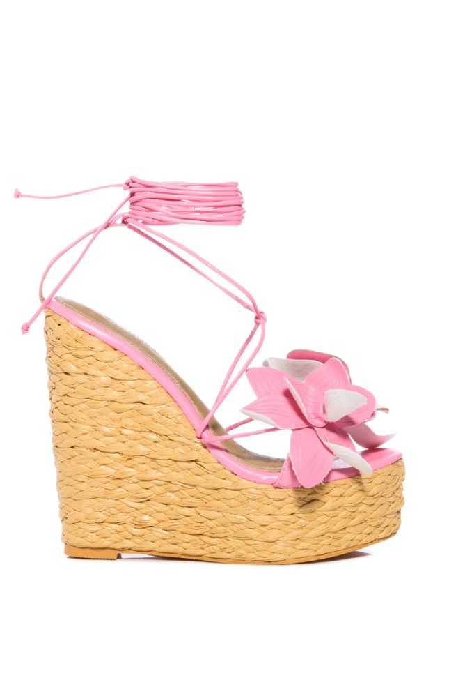 BLOOMY FLOWER LACE UP WEDGE SANDAL IN PINK