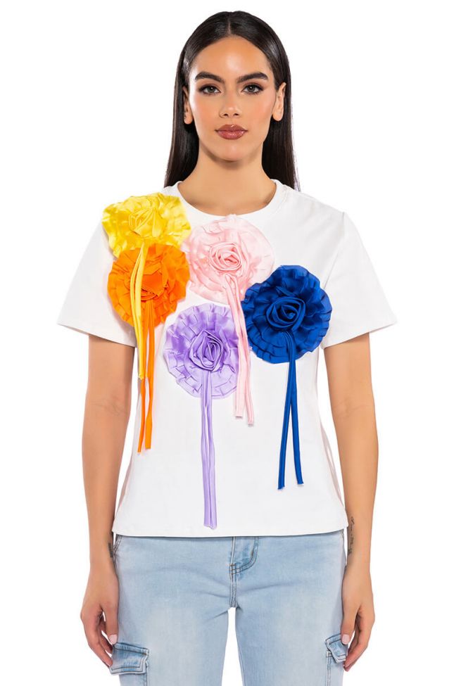 BOUQUET OF FLOWERS FABRIC DETAIL TSHIRT
