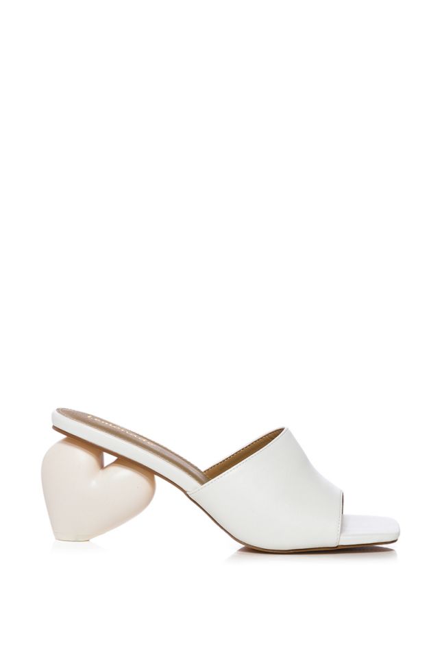Side View Bubbleheart Chunky Sandal In White