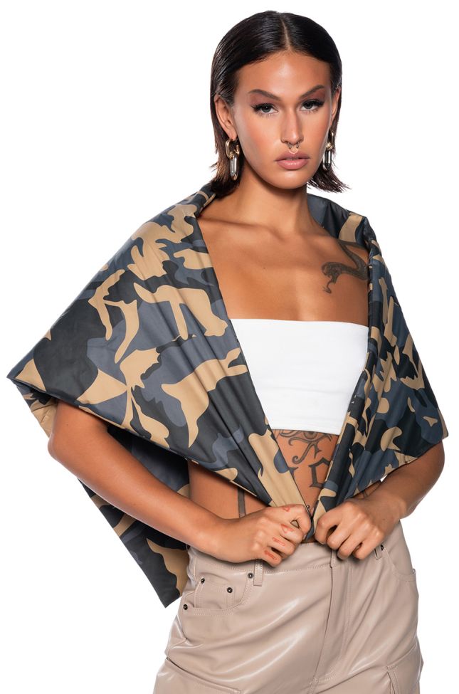 Front View Camping Puffer Head Scarf In Camo