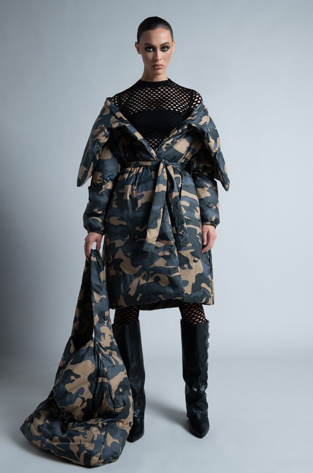 Extra View Camping Tufted Puffer Coat In Camo