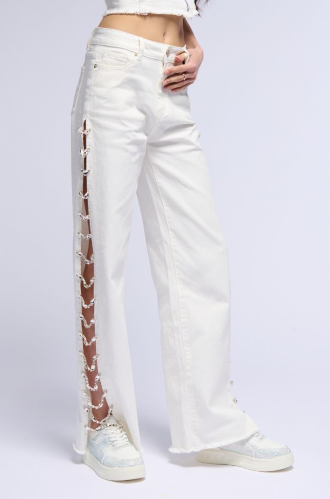 Full View Covered In Diamonds Relaxed Jeans In White