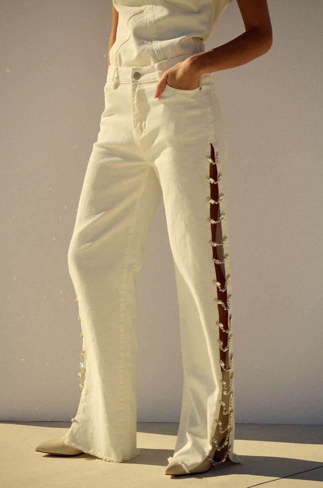 Extra View Covered In Diamonds Relaxed Jeans In White