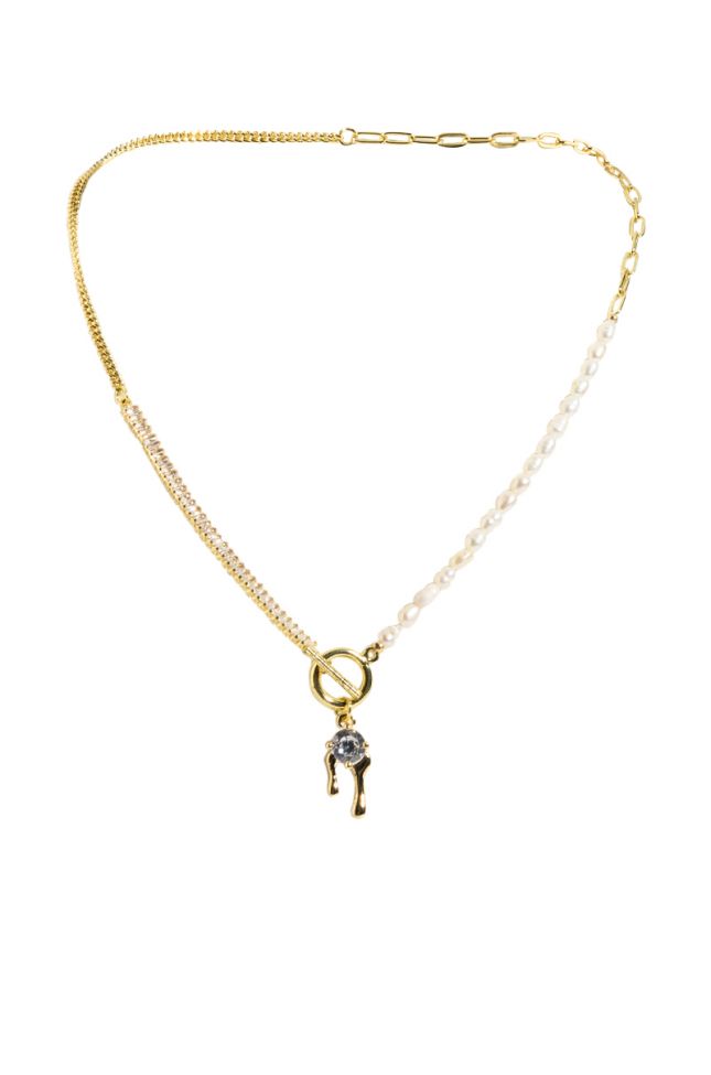 Side View Drip Drop Pearl Pendant Necklace In Gold