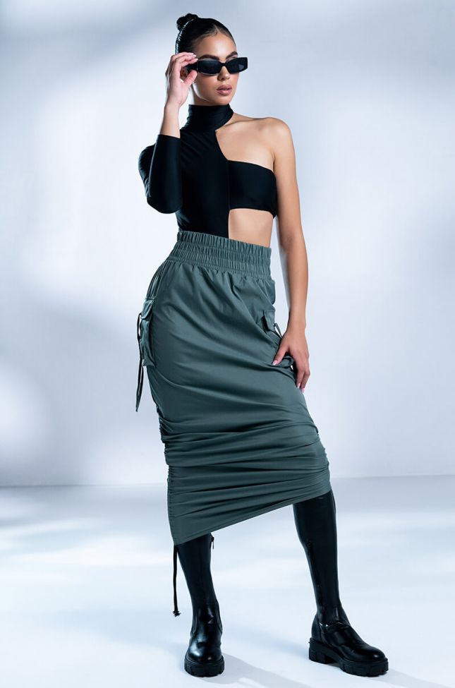 FOLLOW ME ADJUSTABLE CARGO SKIRT IN OLIVE