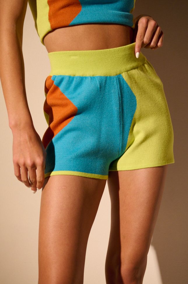 Extra View Get Groovy Knit Short