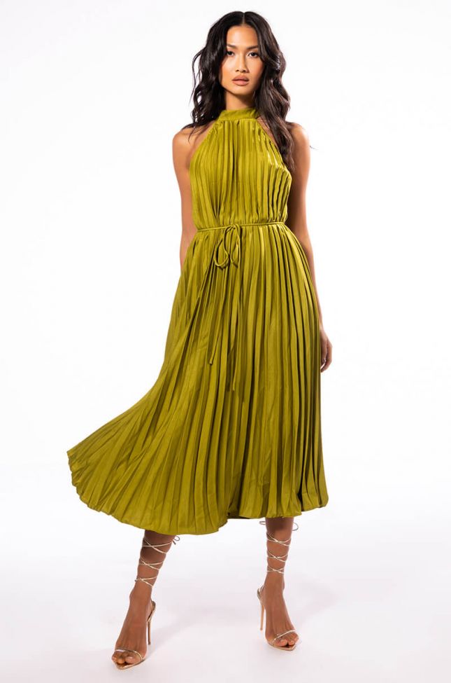 GO TO TOWN PLEATED MAXI DRESS