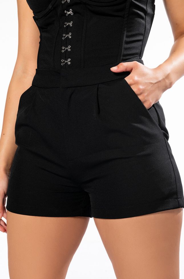 Side View Hansel Fitted Short In Black