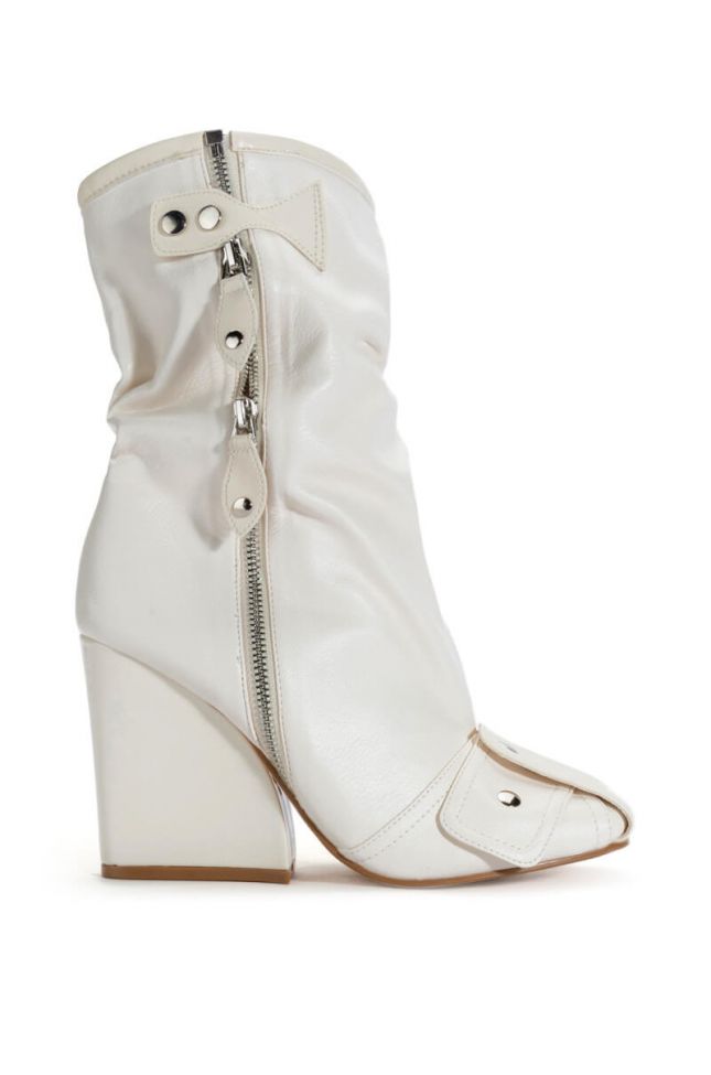 Side View Its A Look Chunky Bootie In Cream