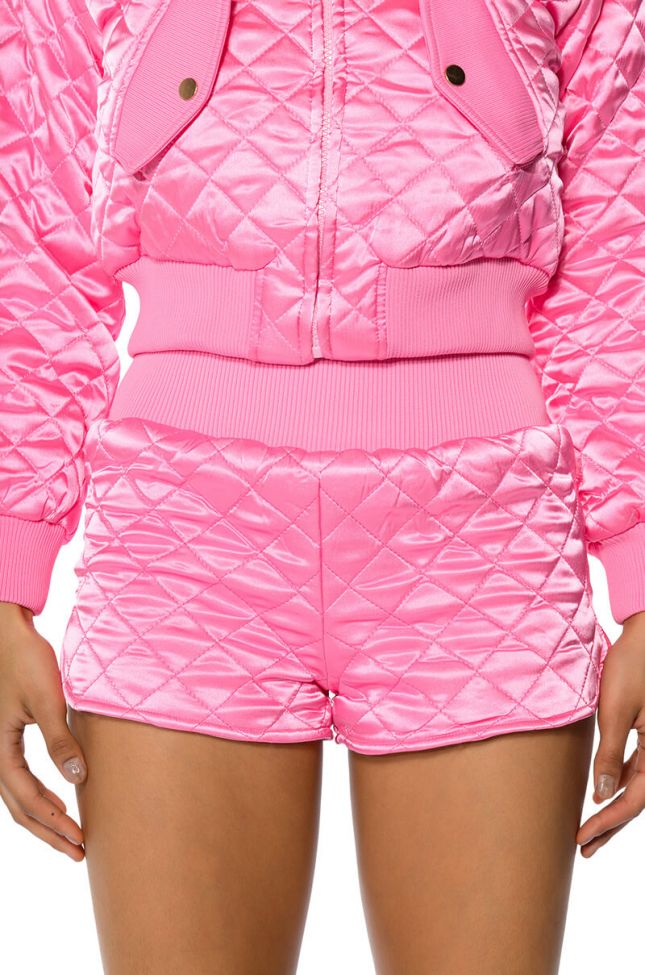 ITS GIVING QUILTED SPRING SHORTS IN PINK