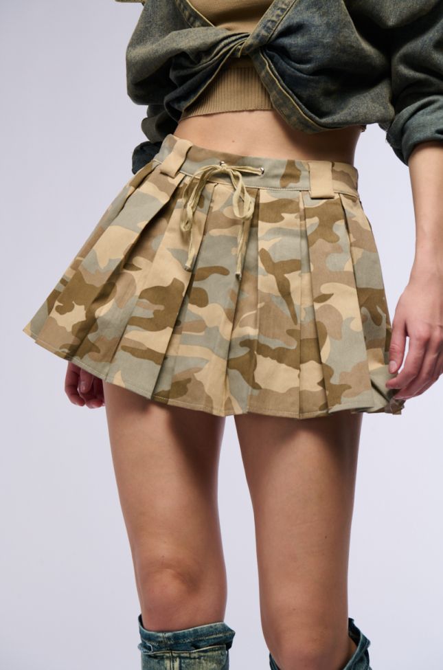 Side View Kami Mini Pleated Skirt In Camo