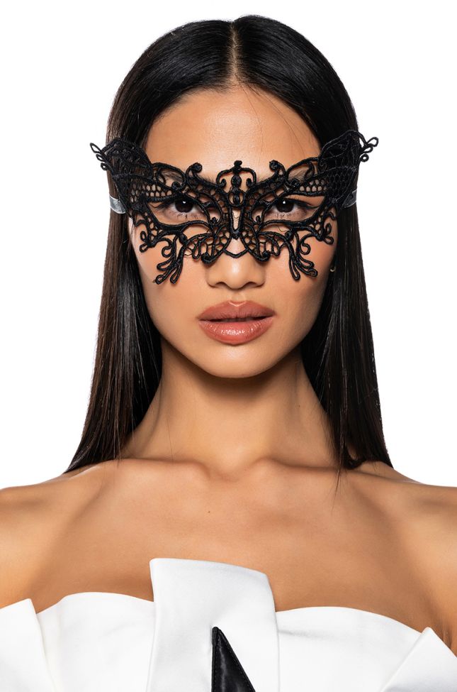 Front View Masquerade Lace Mask