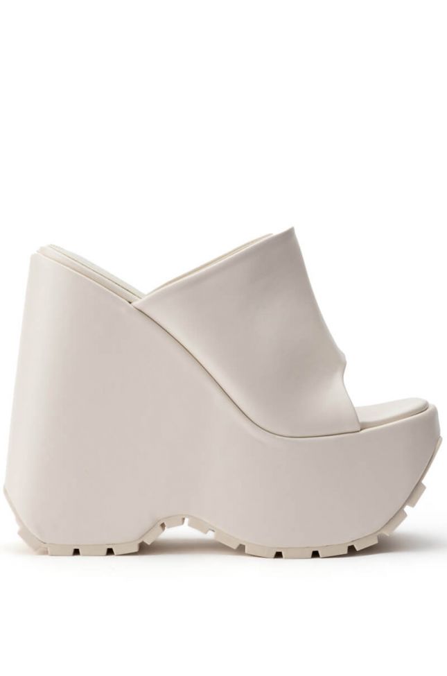 Side View Meanie Chunky Mule In Cream
