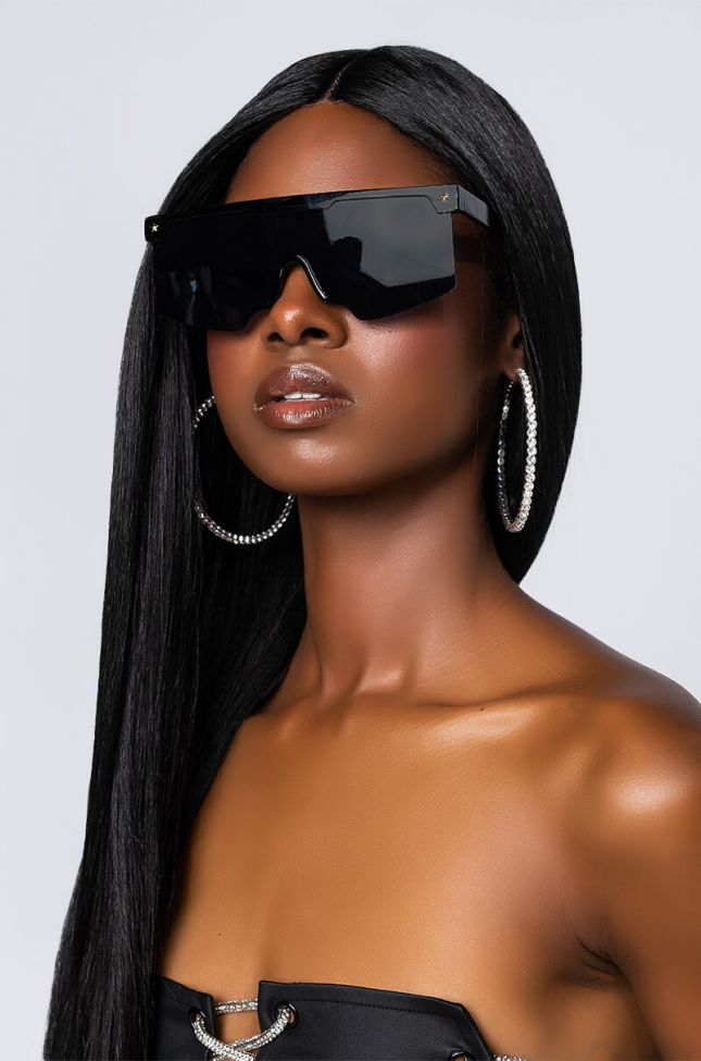 Front View Miami Summer Sunnies in Black