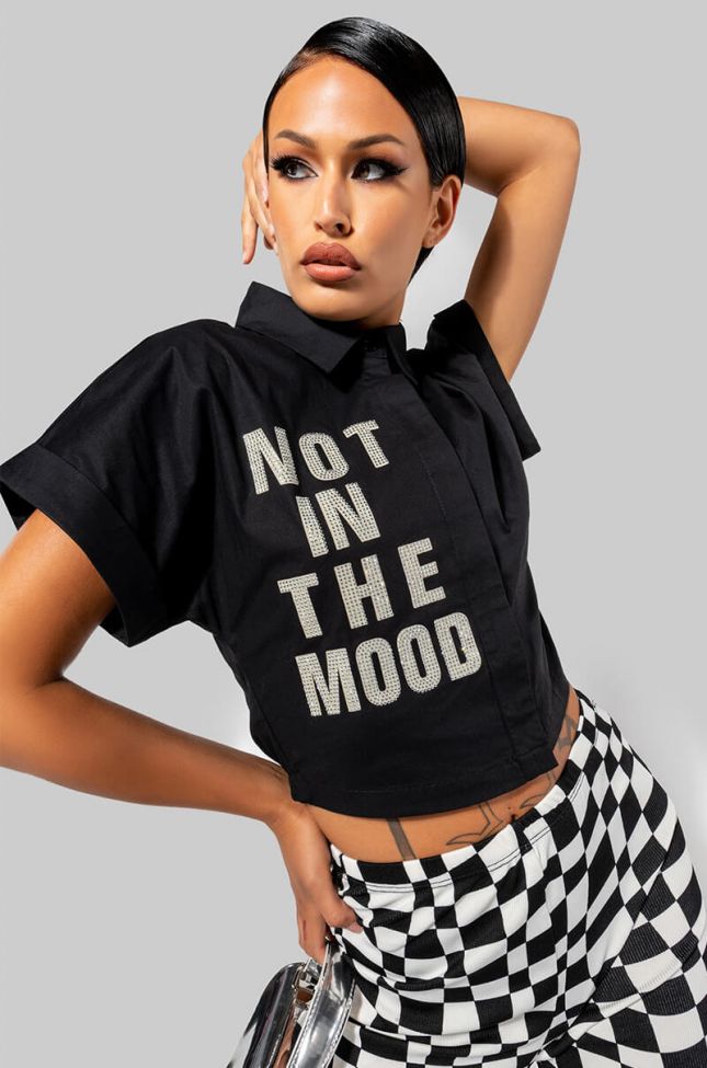 NOT IN THE MOOD CROPPED BUTTON DOWN BLOUSE