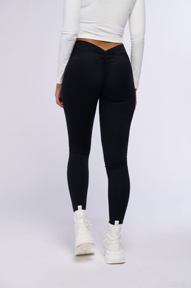 Extra View On The Run Ruched Legging In Black