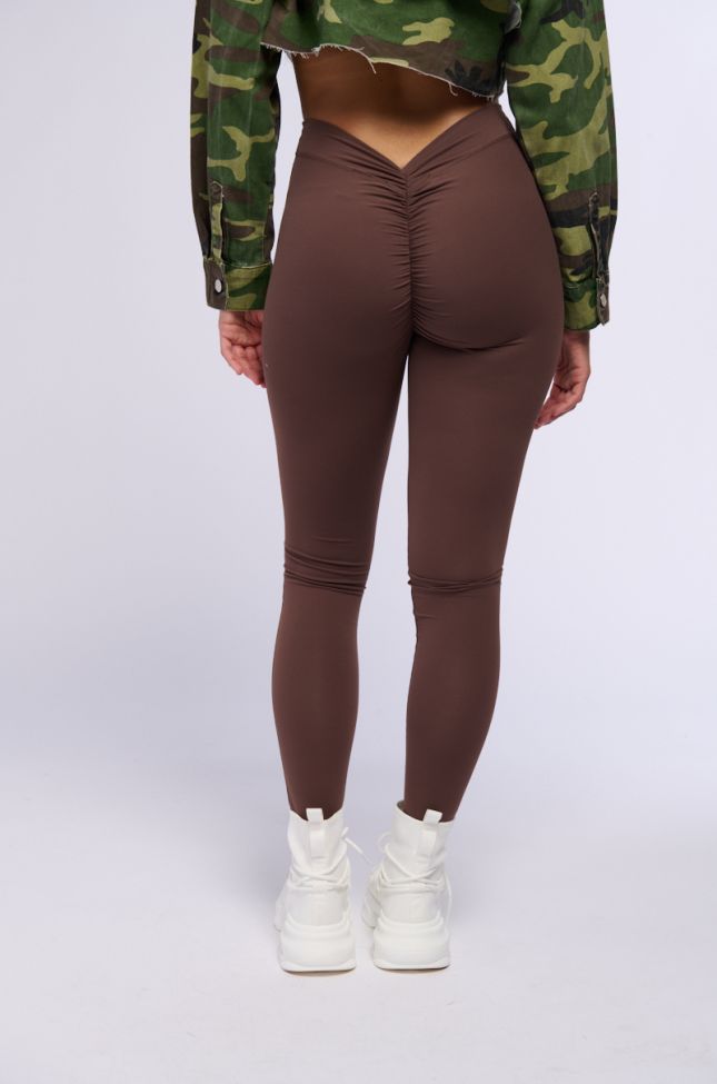 Back View On The Run Ruched Legging In Brown