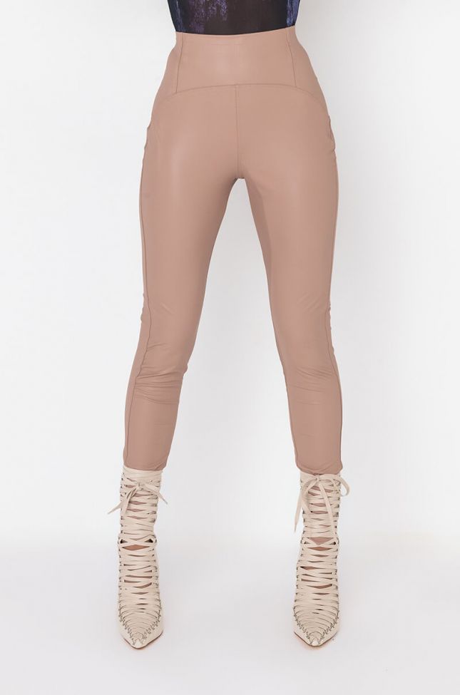 Front View Rio High Rise Legging
