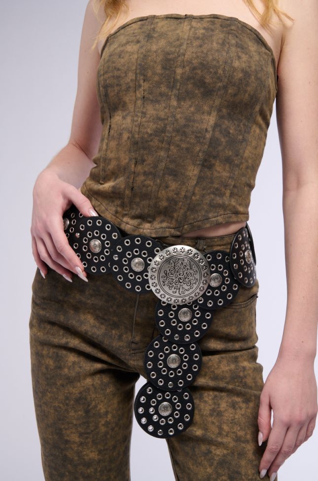 Front View Running In Circles Belt